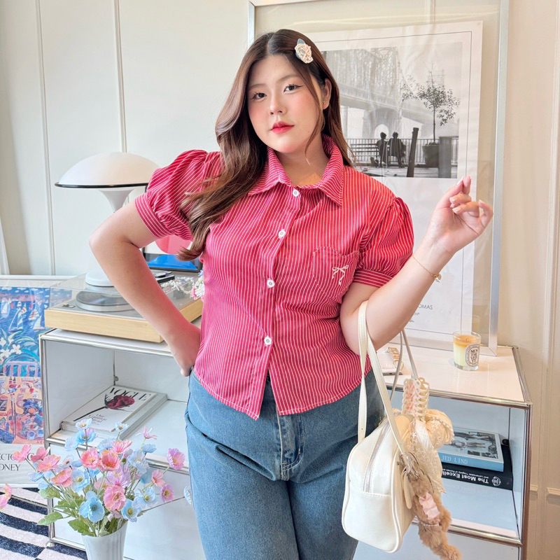 พร้อมส่ง*Cherry emma stripe shirt top ”เชิ้ตริ้วโบว์สีแดงถูกต้องที่สาวอวบไม่มีไม่ได้!“