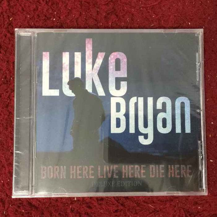 CDเพลงสากล  Luke Bryan – Born Here Live Here Die Here (Deluxe Edition) สภาพตามรูปปก gangqinmusic