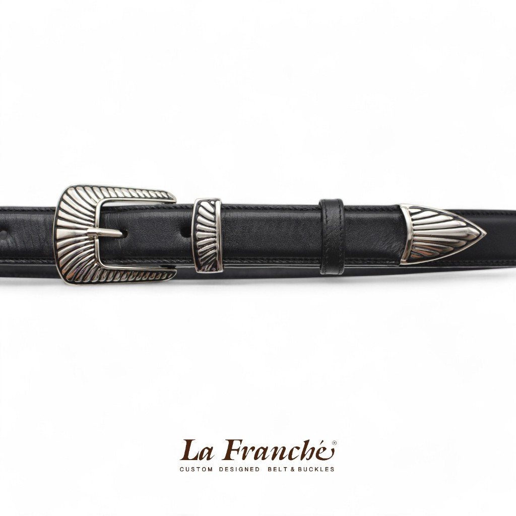 La Franche حزام جلد بقري نابا أسود مع إبزيم — صورة 4
