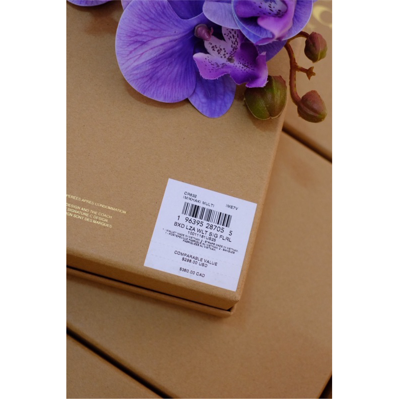พร้อมส่ง✨✨[ผ่อน 0%] Coach Boxed Long Zip Around Wallet In Signature Canvas With Floral Print CR632