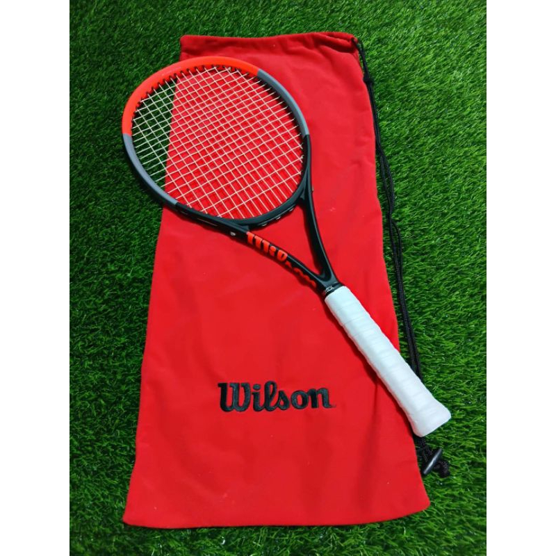 ขายไม้เทนนิสมือสอง WILSON  CLASH 100L V.1  สภาพกริป 95% ค่ะ ใหม่มาก💯🎾✨️ พร้อม Cover กำมะหยี่ตรงรุ่น 