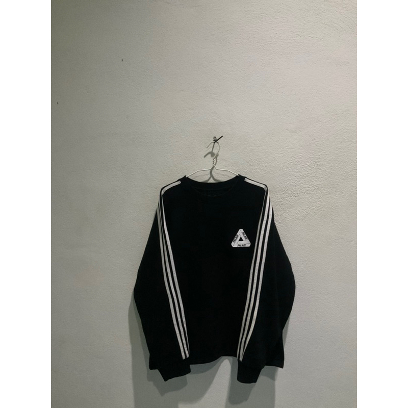 เสื้อสเวตเตอร์ Palace Skateboards สีดำแถบขาว