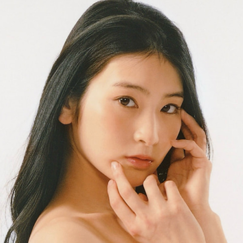 Suzu Honjo Visual N ude Pose Book**Soft Cover**