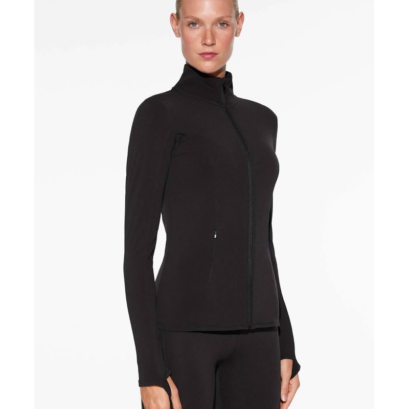 oysho jacket เสื้อโยคะ เสื้อวิ่ง เสื้ออกกำลังกายแขนยาว ชุดโยคะ oyshoมือสอง