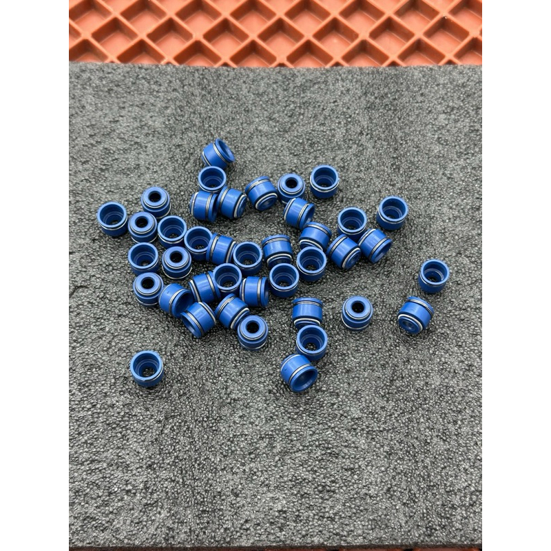 ซีลก้านวาล์วใส่ฝาสูบ4วาล์วใส่ฝาสูบ4วาวmio/4V-110i/4V-125/4V-เวฟ100/4V ราคาต่อ1ชุดใน1ชุดมีซีล4ตัว