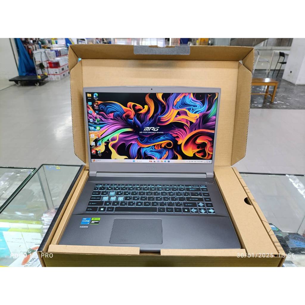 โน๊ตบุ๊ค MSI Thin 15 B12UC-1426TH  นอนกล่อง ไม่ได้ใช้งาน ประกันศูนยฅ์ 2ปี  คุ้มค่าเเน่นอน