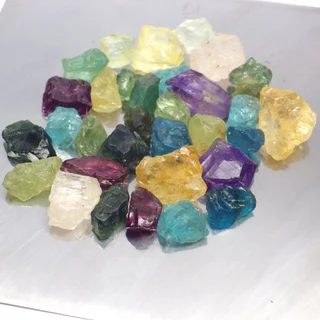 พลอย ก้อน ดิบ แฟนซี ธรรมชาติ แท้ ( Unheated Natural Rough Fancy Gemstones ) หนักรวม 150 กะรัต