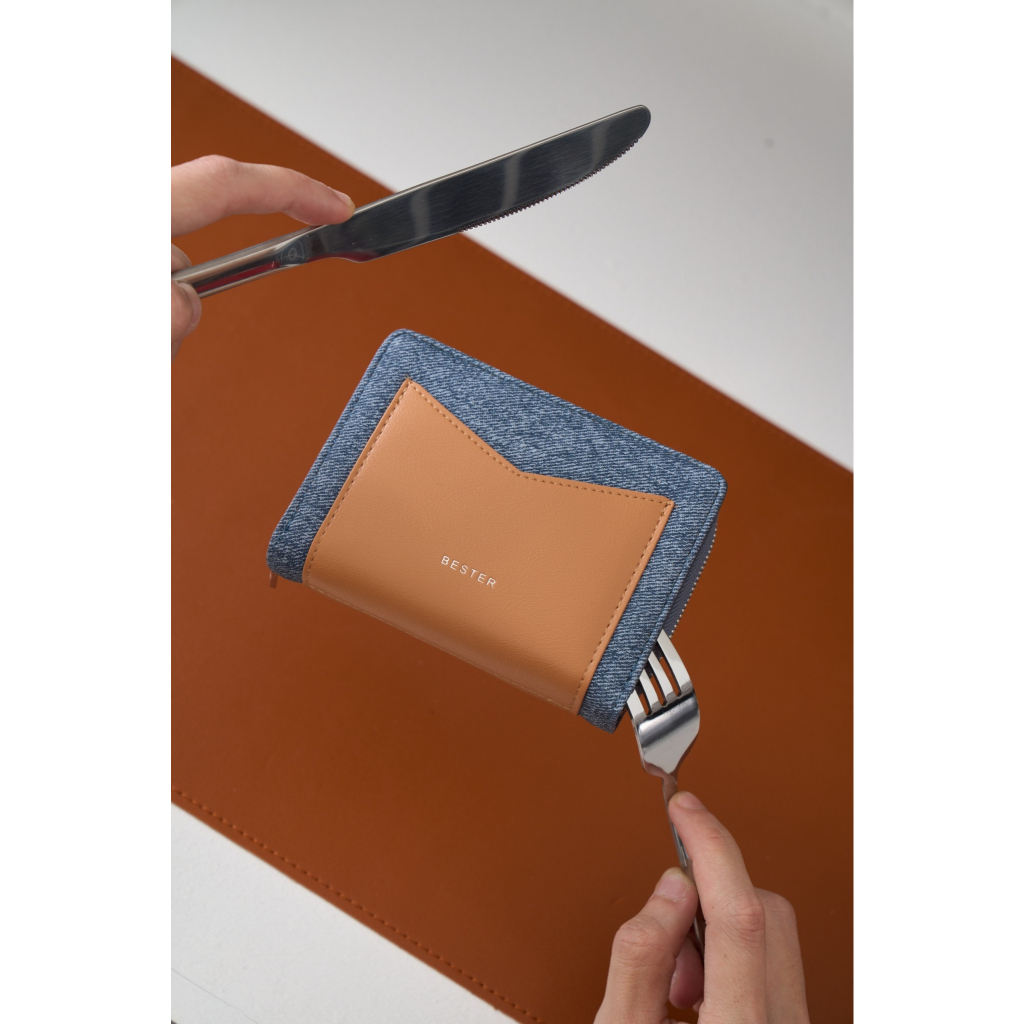 BESTER “Crunchy Wallet” มาพร้อมกล่อง