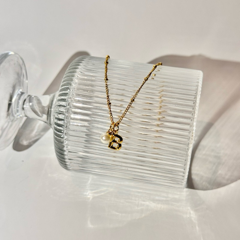 Alphabet pearl necklace สร้อยคอตัวอักษร (limited edition for Valentines) | @trophies.co