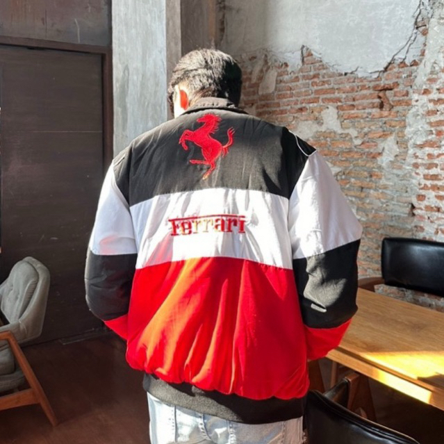 🚨ส่งต่อ เเจ็กเก็ต🚨Scuderia Ferrari F1 Jacket ( แดง ) size L