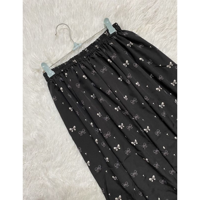 กระโปรงลายดอก ทรงบาน งานสวยเย็บเนียน  (ใส่ออกงานได้สบายๆ) - รูปที่ 2