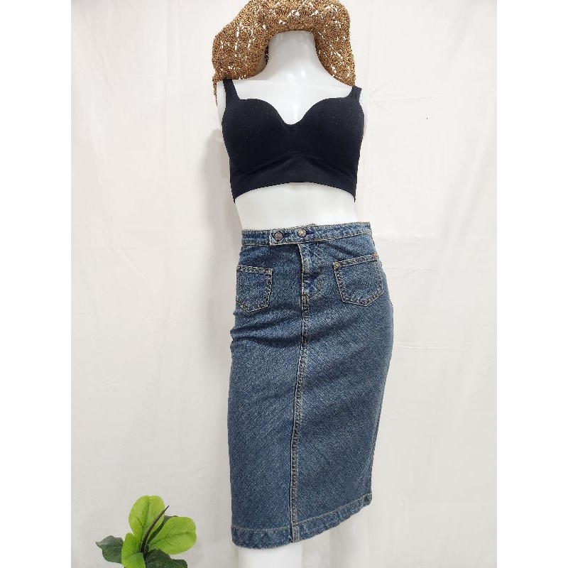 แบรนด์ 5th street เอว 24"-25" ผ้ายีนส์ยืดนิดหน่อย สะโพกตึง 34" กระโปรงยีนส์มือสอง ทรงสอบ วินเทจ นำเข