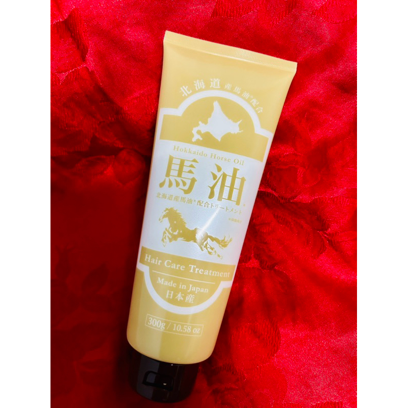 ทรีทเม้นท์บำรุงผมน้ำมันม้า Hokkaido Horse Oil HAIR CARE TREATMENT  นำเข้าจากประเทศญี่ปุ่น (ขนาด 300 กรัม)