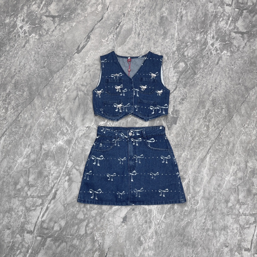 C126/C280 BELLITA BRAND เซ็ทเสื้อยีนส์แขนยาวกระโปรงสั้นแต่งเข็มกลัดโบว์