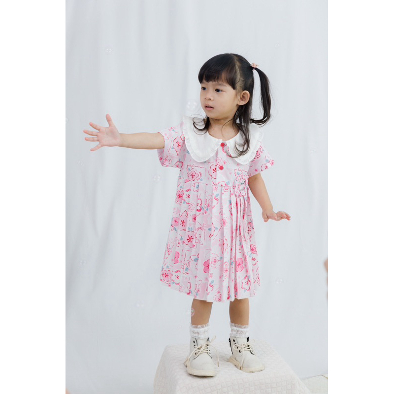The Pinky Girl ชุดเดรสสีชมพูขาวอัดพลีทสำหรับเด็กผู้หญิง 1-5 ขวบ