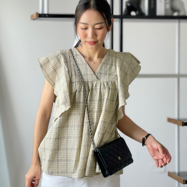 CHAWY Minimal gingham Blouse C3296 เสื้อท็อปแขนสั้น เสื้อเบลาซ์