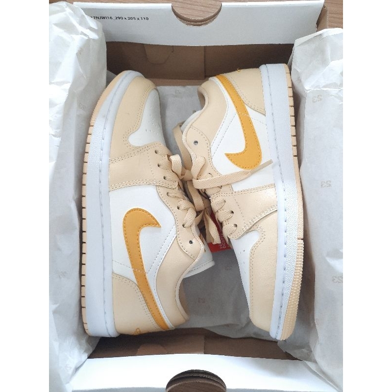 Nike air Jordan 1 low size uk 4 cm 23.5 eur 37.5