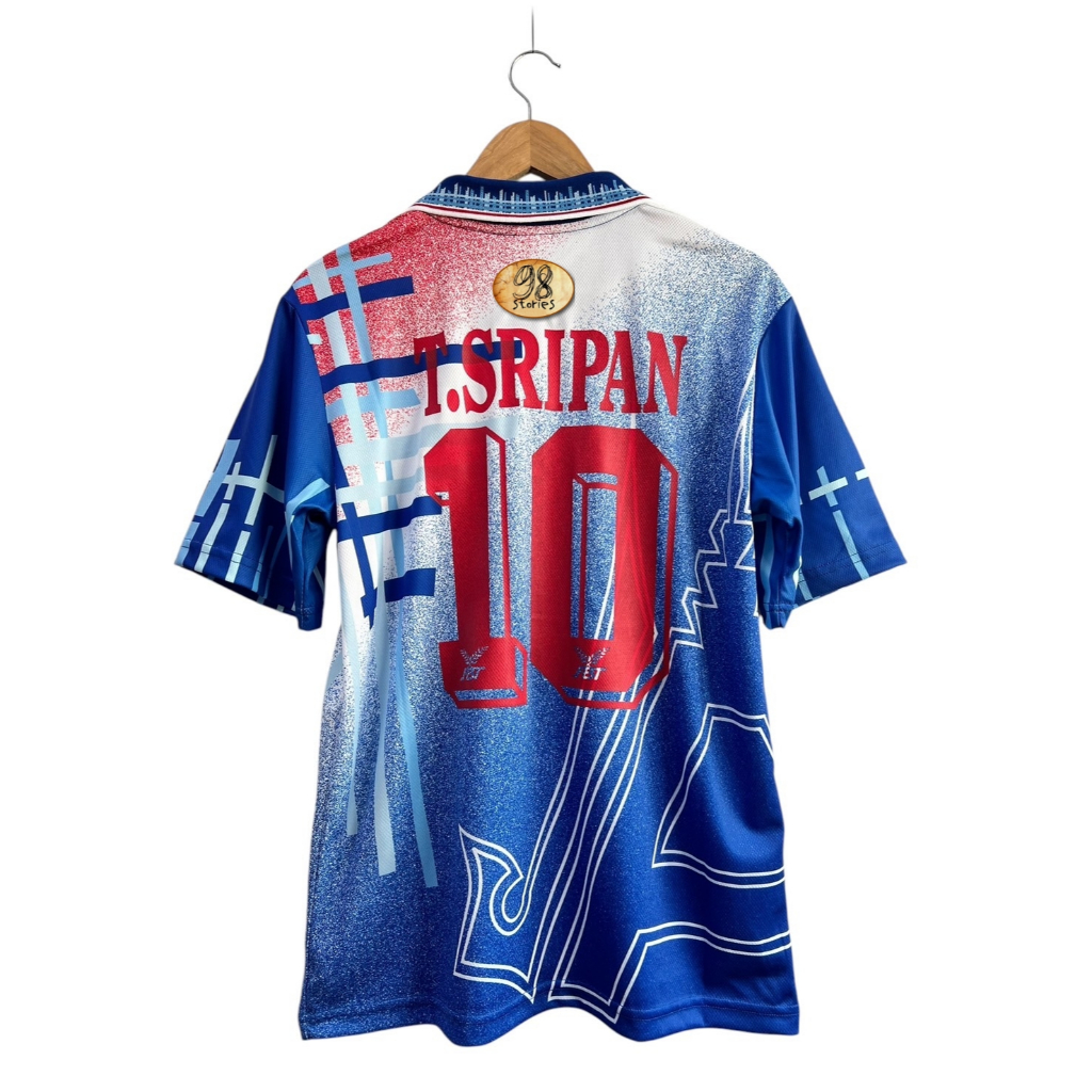 เสื้อบอลย้อนยุค ทีมชาติไทย 1998 เอเชี่ยนเกมส์ครั้งที่13 สีน้ำเงิน พร้อมสกรีนชื่อเบอร์ ตะวัน 10