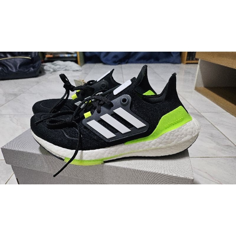 รองเท้าวิ่ง Adidas Ultra Boost UK6