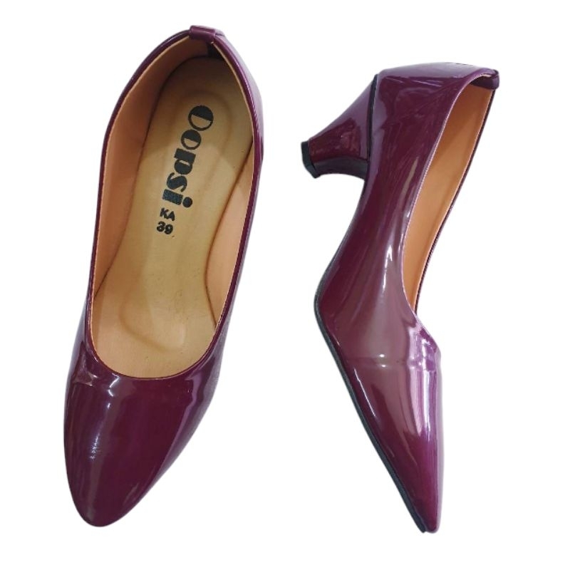 👠รองเท้าคัชชู หนังแก้ว ไซด์ 36 - 47 ส้นสูง 2 นิ้ว มีสีดำ สีครีม สีชมพู สีขาว สีแดง  สำหรับสาวทำงานคะ
