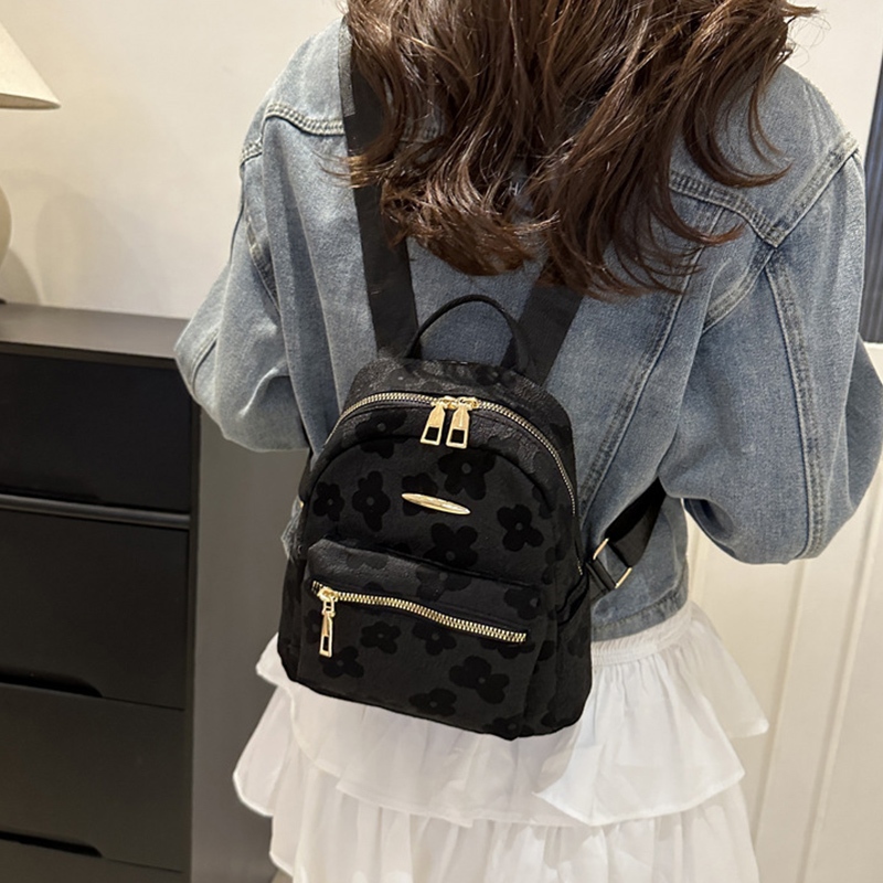 XWbrand มาใหม่ล่าสุด กระเป๋าเป้แฟชั่นฮิต ทรงสวยขนาดกระทัดรัด ลายดอกไม้สุดมินิมอล ราคาก็ประหยัดสุดคุ้ม มีติดบ้านไว้เลยจ้า