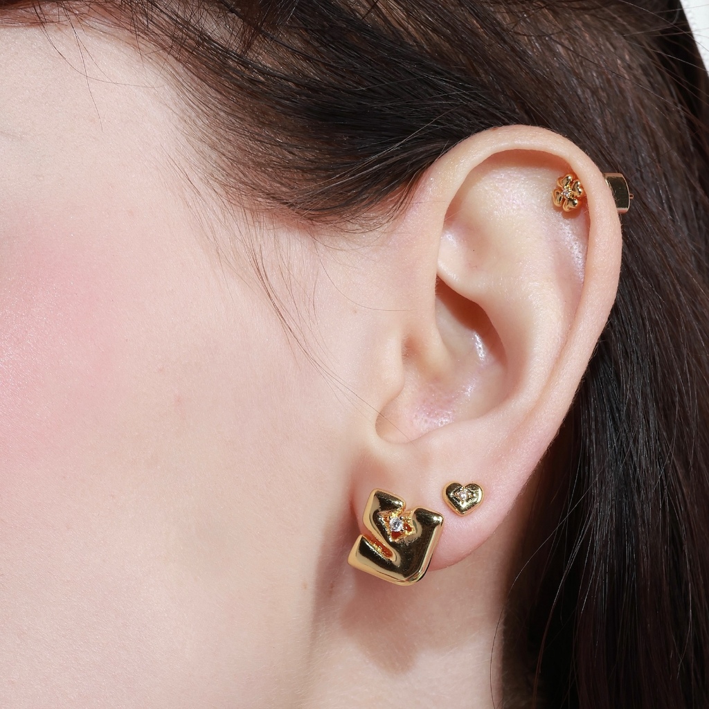 YVIS Joyful Y Stud Earring