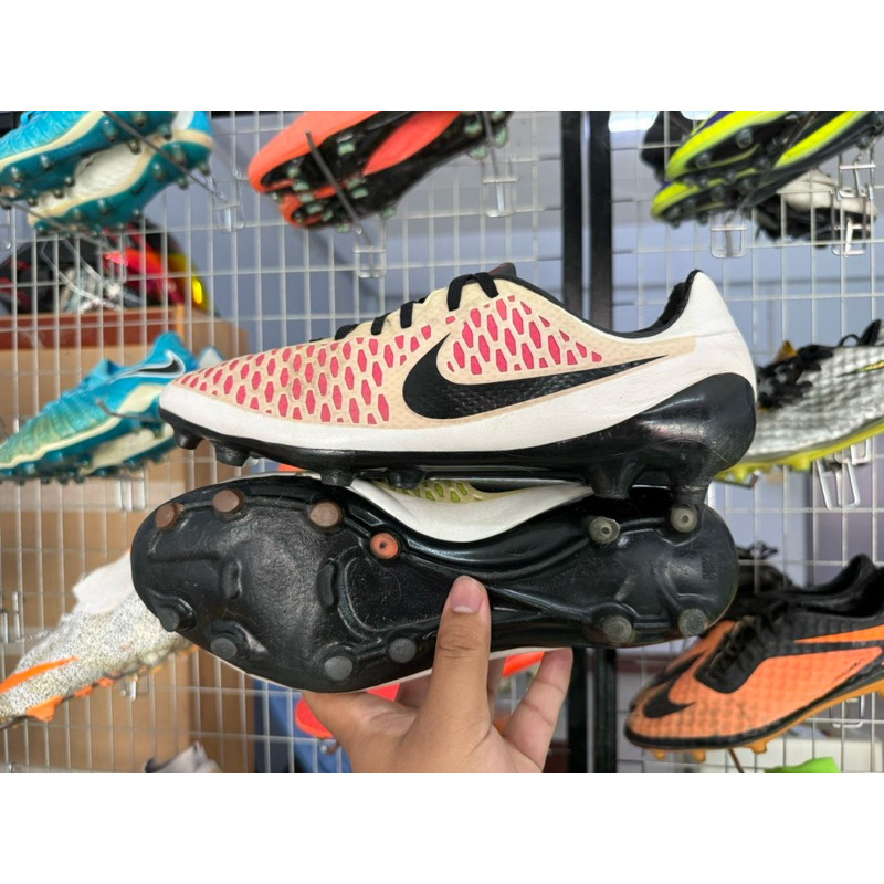 Nike Magista FG (เกรดนักเตะ)