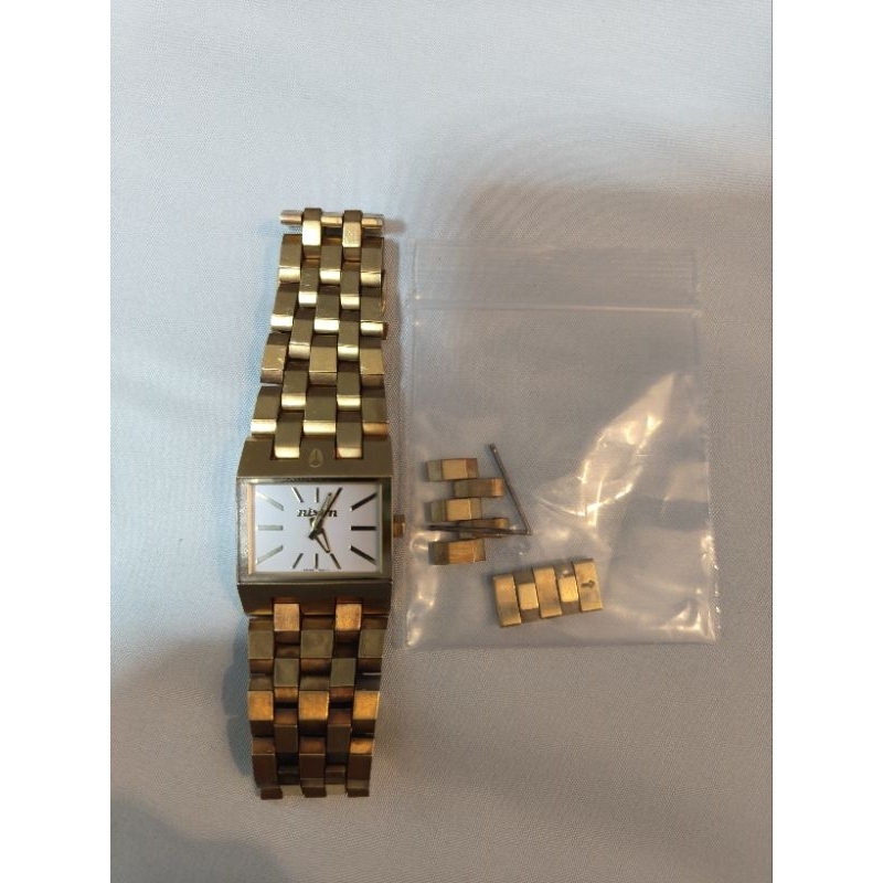 นาฬิกา Nixon แท้ ขนาด 30cm สีทอง