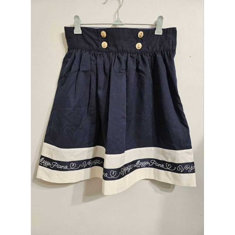 กระโปรง, Mezzo Piano