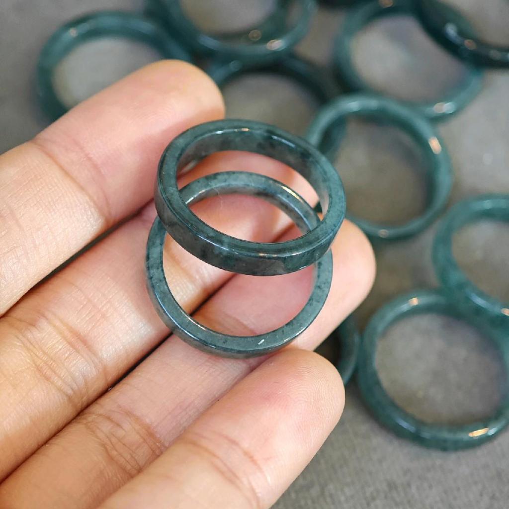แหวนหยกกัวเตฯสีน้ำหมึกจีน ทรงฮ่องเต้ หยกแท้ jadeite type a