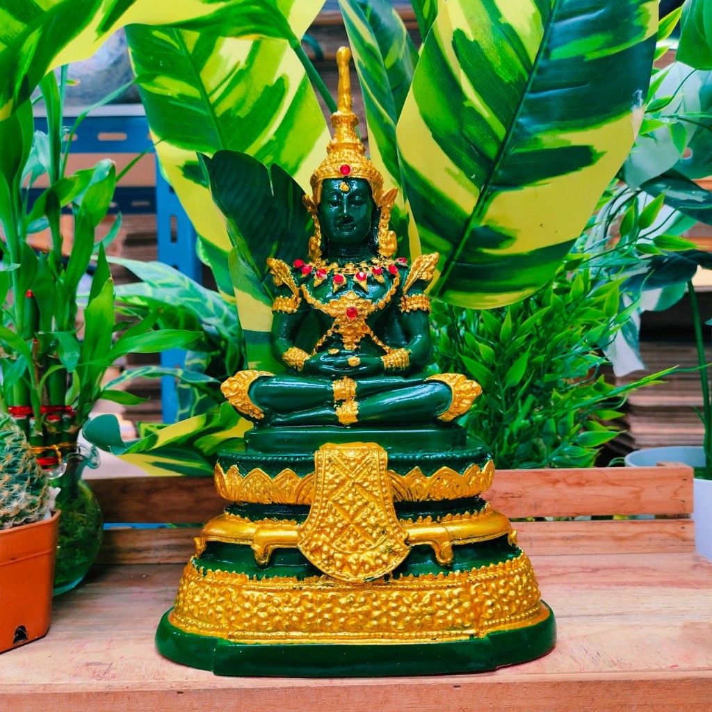 พระแก้วมรกต สีหยกเขียวทาทอง ขนาดหน้าตัก 5 นิ้ว