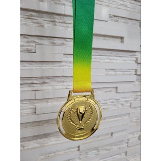 เหรียญรางวัลโลหะ 6.5 ซม.แบบติดสติ๊กเกอร์1ด้าน /พร้อมสายริบบิ…