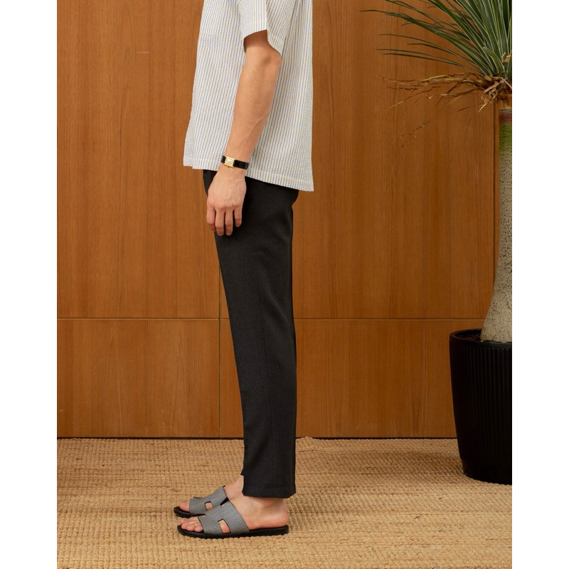 The Finery - The Laguna Elastic Waist Trouser in Ash Grey กางเกงทำงาน เอวยางยืด ผูกเชือก ผู้ชายสีเทาเข้ม