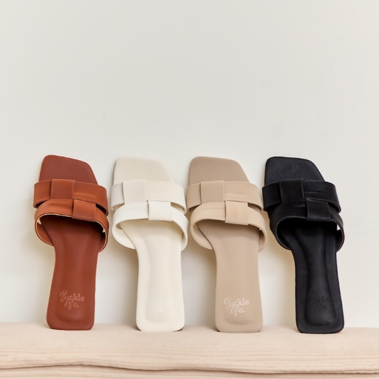 (พร้อมส่ง)Square Buckle me รองเท้าแตะสายคาดลายตาราง หนังกึ่งกำมะหยี่ นุ่มมาก