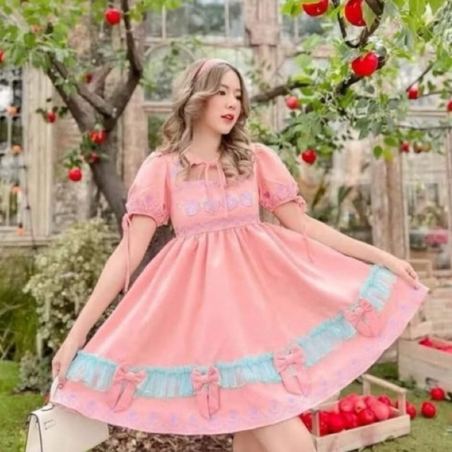 เดรสป้าย : WR studio