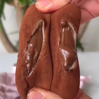 ไดฟูกุสอดไส้สตรอว์เบอร์รี่วิปครีม ไดฟูกุสตรอว์เบอร์รี่วิปครีมเยิ้ม เนื้อไดฟูกุหนึบๆยืดๆๆ ละมุนลิ้น แช่เย็นก็ฟินไปอีกแบบ