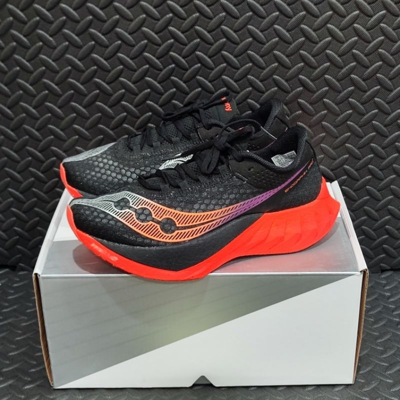 (มือสอง) SAUCONY Endorphin Pro 4 W (Black/Vizired) Size W 9US/EU40.5/25.5CM