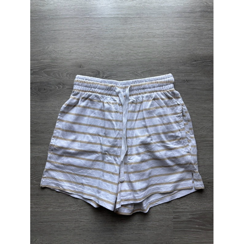 กางเกงขาสั้นผู้หญิง Gap สีขาว ไซส์ XXS เอว 22-24“