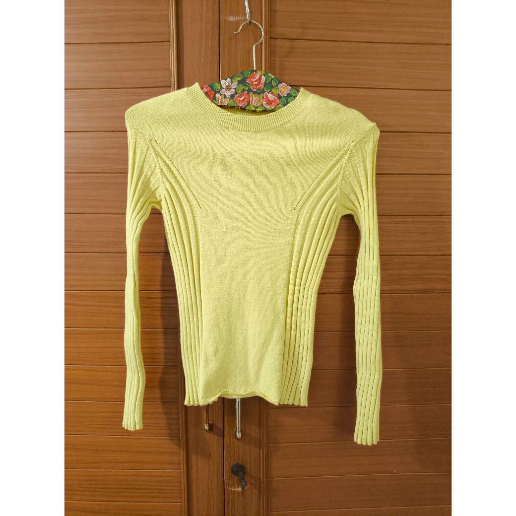 WEEKEND MaxMara Sweater Mustard Color Size L