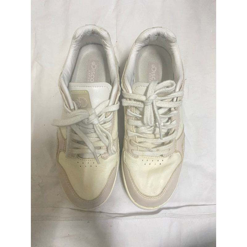 ส่งต่อรองเท้า Discovery size 37.5