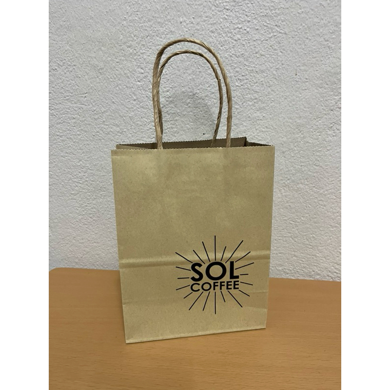 ถุงกระดาษ ขนาด18.5x14x8.5cm ส่งต่อ