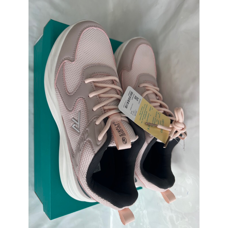 รองเท้าผ้าใบแบรนด์Taywin