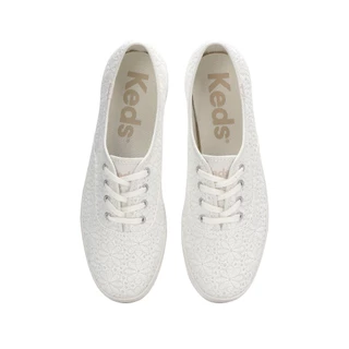 KEDS รองเท้าผ้าใบแบบผูกเชือก รุ่น CHAMPION FESTIVAL EYELET สีขาว ( KW-CHAMP-5B-110 )