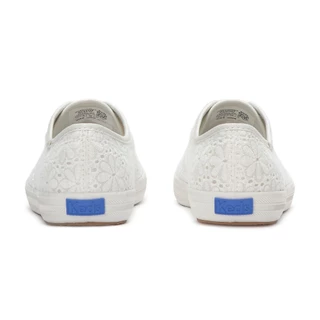 KEDS รองเท้าผ้าใบแบบผูกเชือก รุ่น CHAMPION FESTIVAL EYELET สีขาว ( KW-CHAMP-5B-110 )