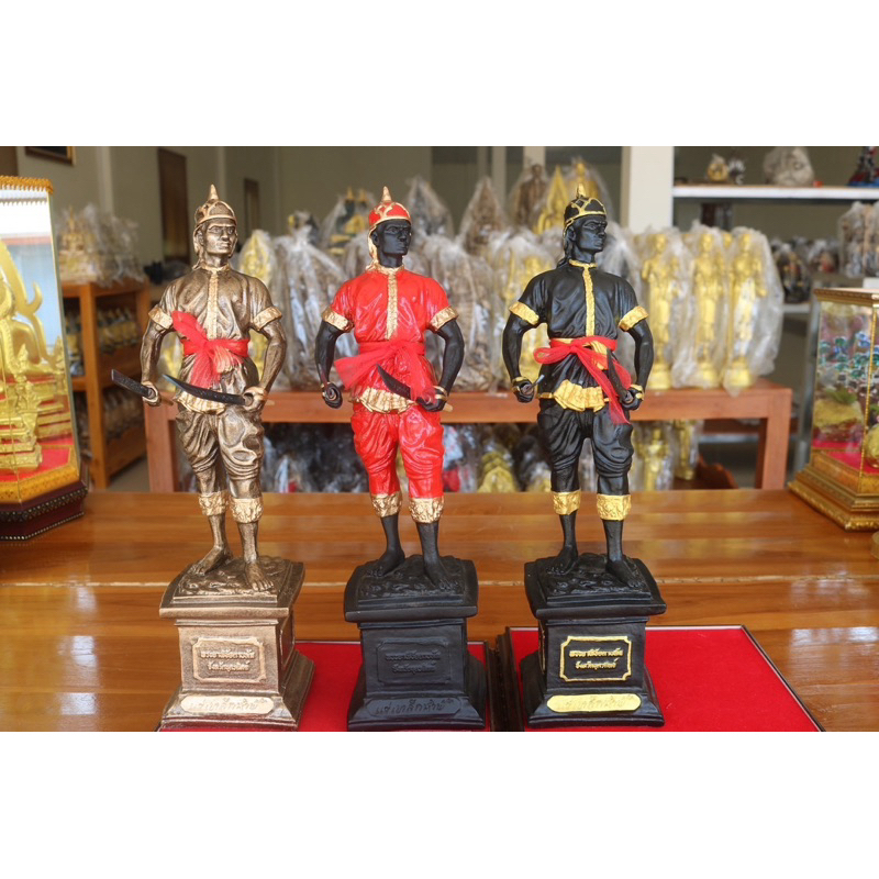 ท่านพ่อพระยาพิชัยดาบหัก แร่เหล็กน้ำพี้ ฐาน 3 นิ้ว สูง 14 นิ้ว