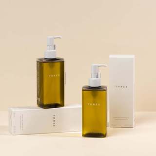 THREE บาลานซิ่ง คลีนซิ่ง ออย เอ็น เอสเอ 185 มล.