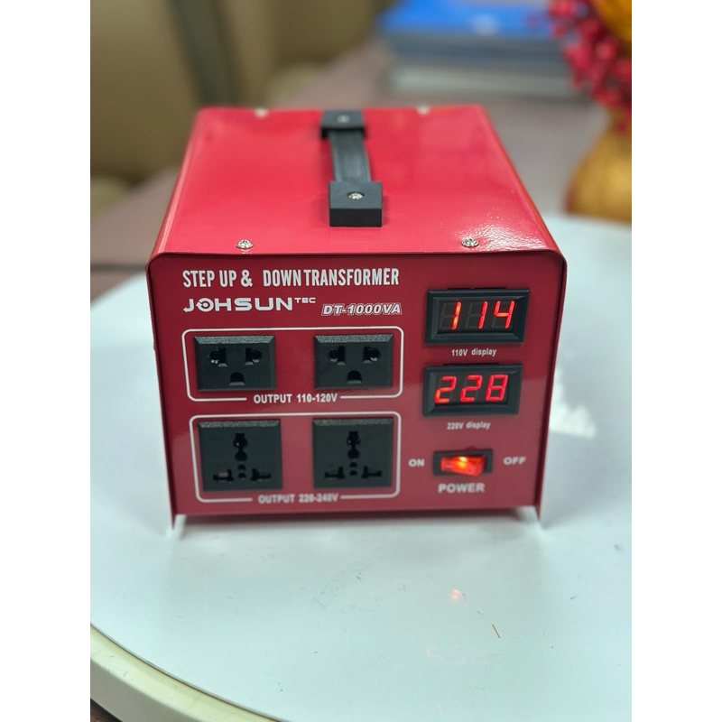 หม้อแปลงไฟAC220vเป็น110v(110vเป็น220v)1000vA-5000VAรุ่นมีหน้าจอ แสดงตัวโวลต์JOHSUN