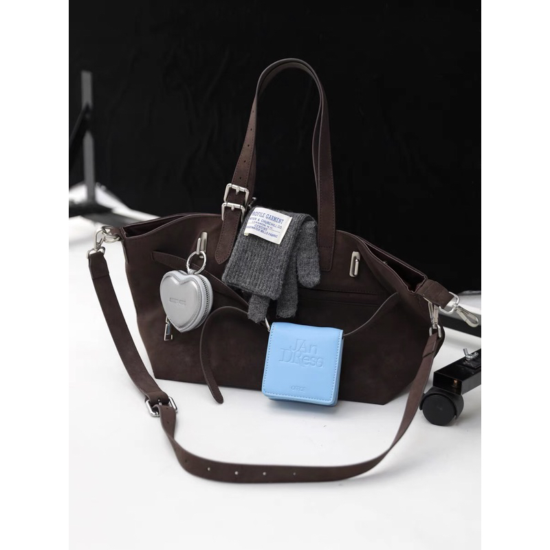 (พร้อมส่ง) กระเป๋าJandress รุ่น Gallini Velvet Tote bag🤎Size:S กระเป๋าสะพายข้าง