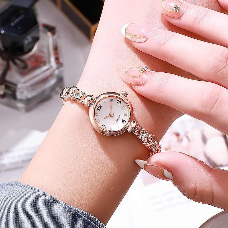 (รูปหัวใจ) นาฬิกาผู้หญิงเครื่องประดับคริสตัส (คละสี) นาฬิกาข้อมือรูปหัวใจ สินค้าพร้อมส่ง!! จากไทย ราคา ถูกที่สุด ดีลบีเคเค แกลเลอรีภาพที่ 2