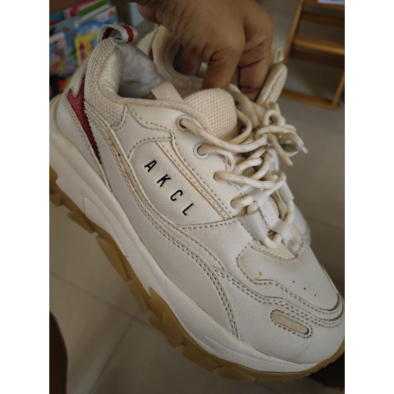 รองเท้าผ้าใบ AKCLไซส์ 38 ขอเท้าไม่เกิน 23 เซน